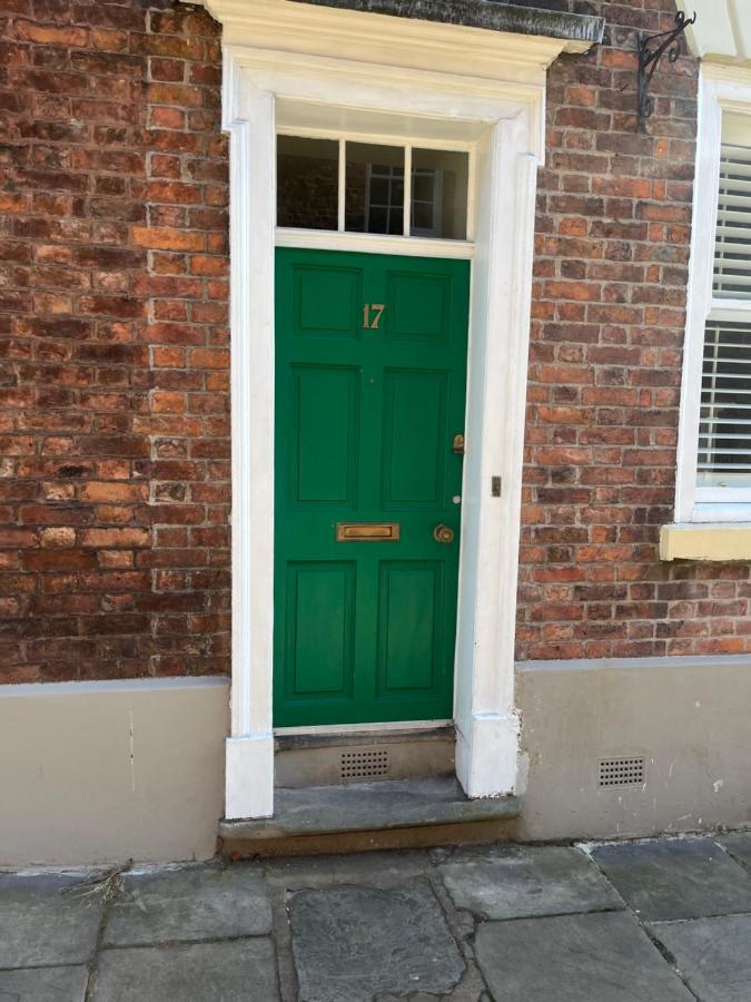فيلا 18Th Century Townhouse In Chester City Centre المظهر الخارجي الصورة