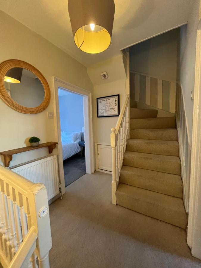 فيلا 18Th Century Townhouse In Chester City Centre المظهر الخارجي الصورة