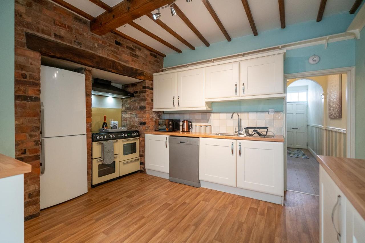 فيلا 18Th Century Townhouse In Chester City Centre المظهر الخارجي الصورة